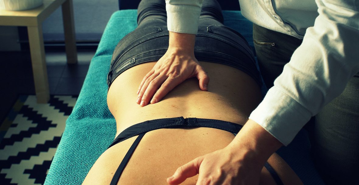 Le chiropracteur soigne les problèmes de mal de dos. La chiropraxie est une méthode manuelle et naturelle.